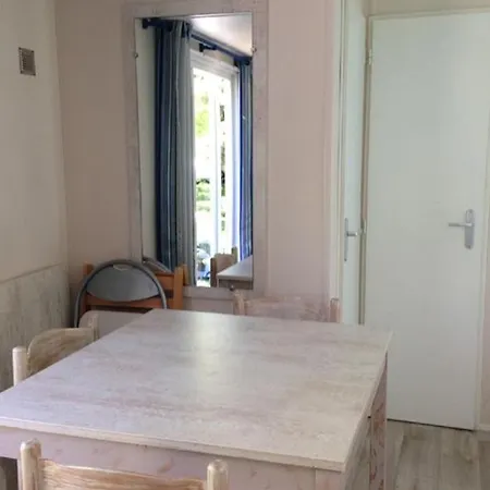 Parque de Campismo Mobil-home Familial Avec Terrasse à - Api-1-52-362 Vendays-Montalivet