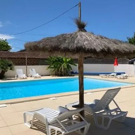 Parque de Campismo Mobil-home Familial Avec Terrasse à - Api-1-52-362 Vendays-Montalivet