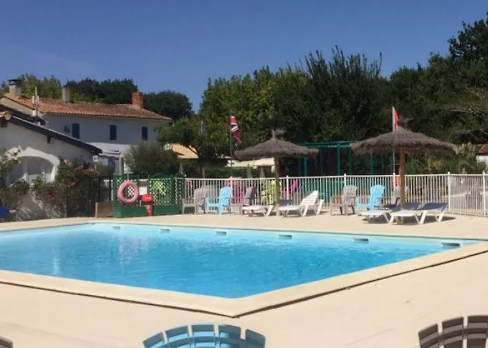 Kamp alanı Mobil-home Familial Avec Terrasse A - Api-1-52-362