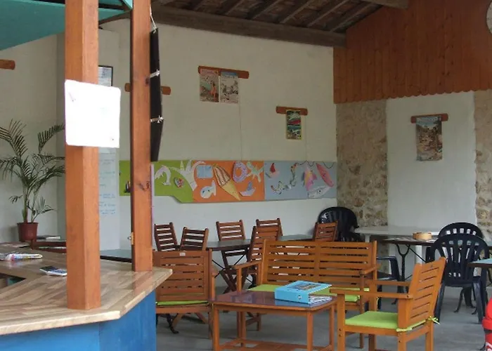 Kamp alanı Mobil-home Familial Avec Terrasse A - Api-1-52-362